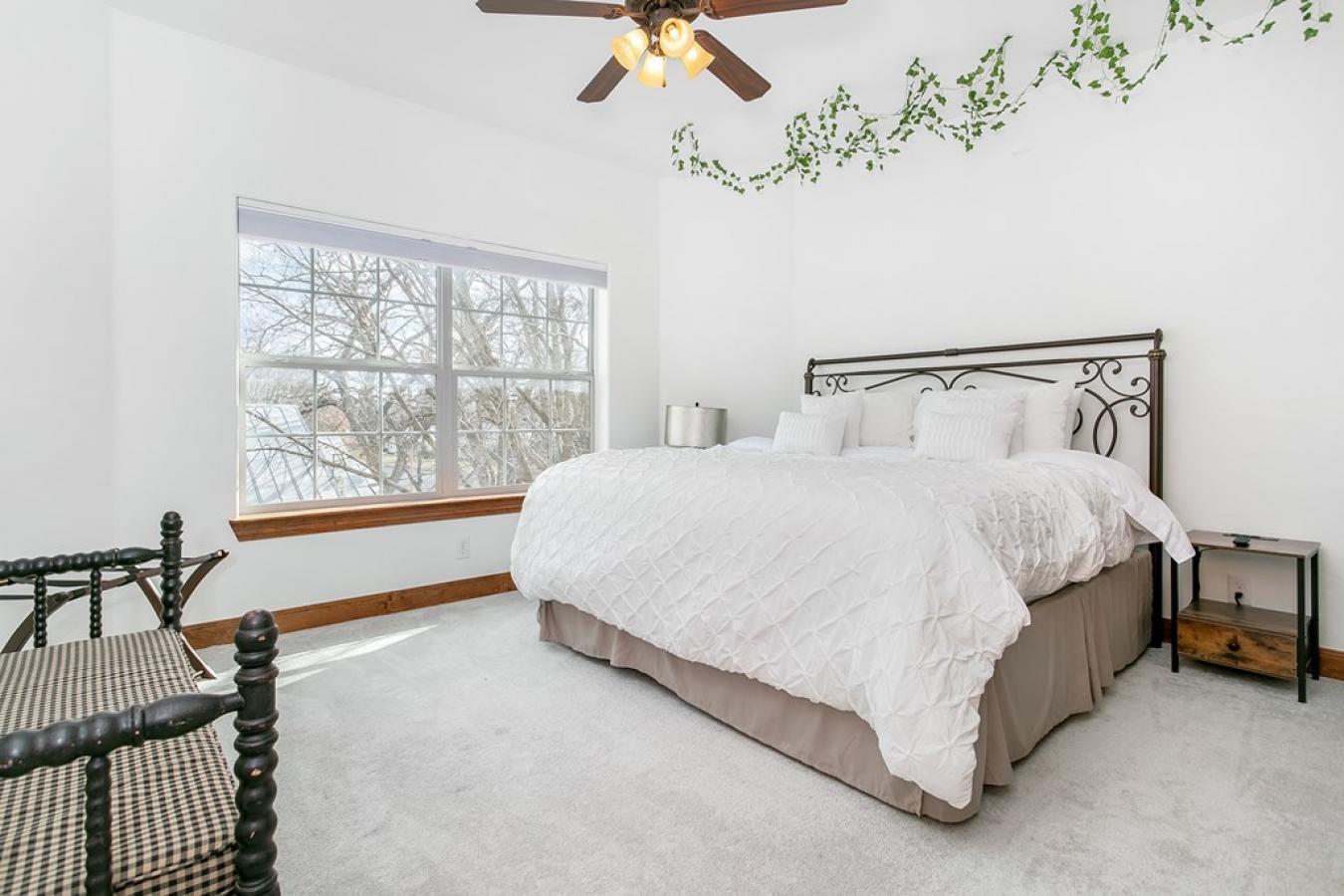 Fredericksburg, Texas, 78624, United States, 5 Bedrooms Bedrooms, ,4 BathroomsBathrooms,Residential,For Sale,1883767