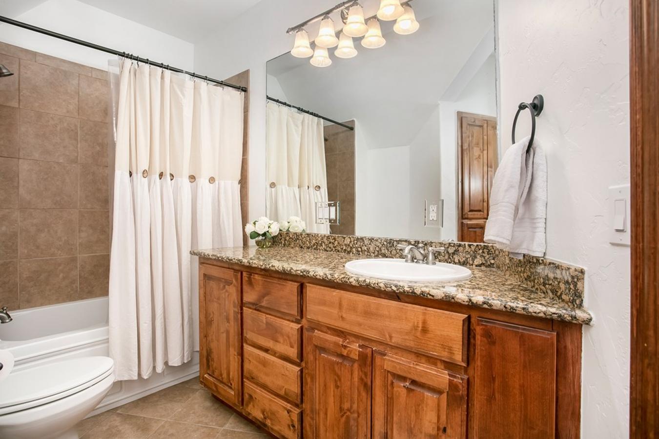 Fredericksburg, Texas, 78624, United States, 5 Bedrooms Bedrooms, ,4 BathroomsBathrooms,Residential,For Sale,1883767