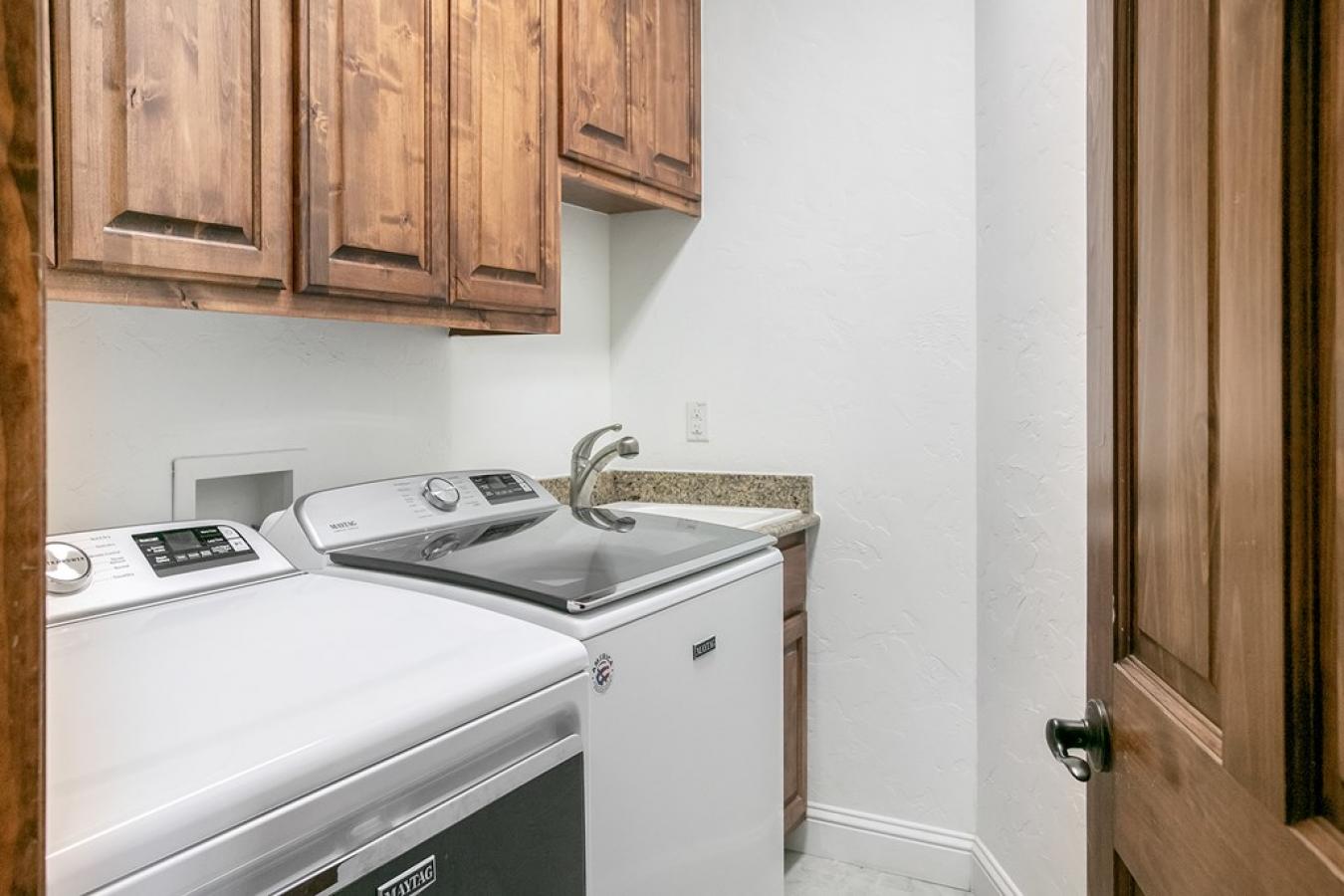 Fredericksburg, Texas, 78624, United States, 5 Bedrooms Bedrooms, ,4 BathroomsBathrooms,Residential,For Sale,1883767