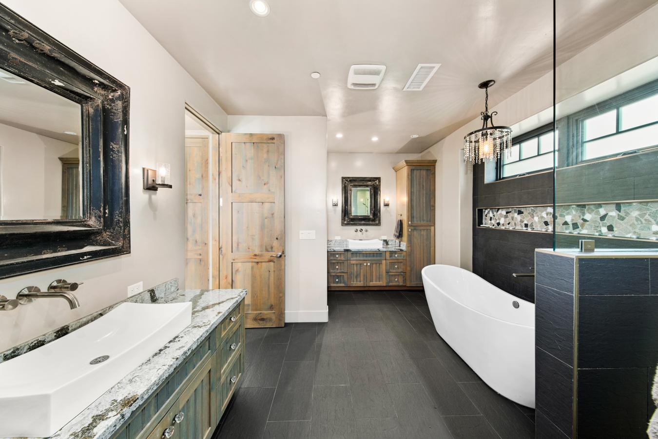 Coronado, California, 92118, United States, 5 Bedrooms Bedrooms, ,4 BathroomsBathrooms,Residential,For Sale,1880085