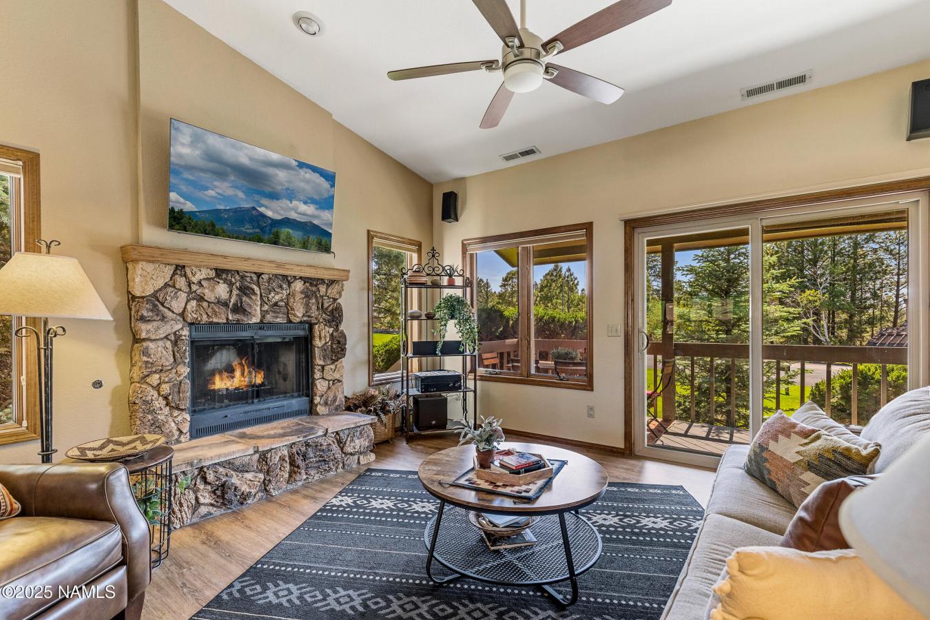 Flagstaff, Arizona, 86004, United States, 2 Bedrooms Bedrooms, ,Residential,For Sale,1883764