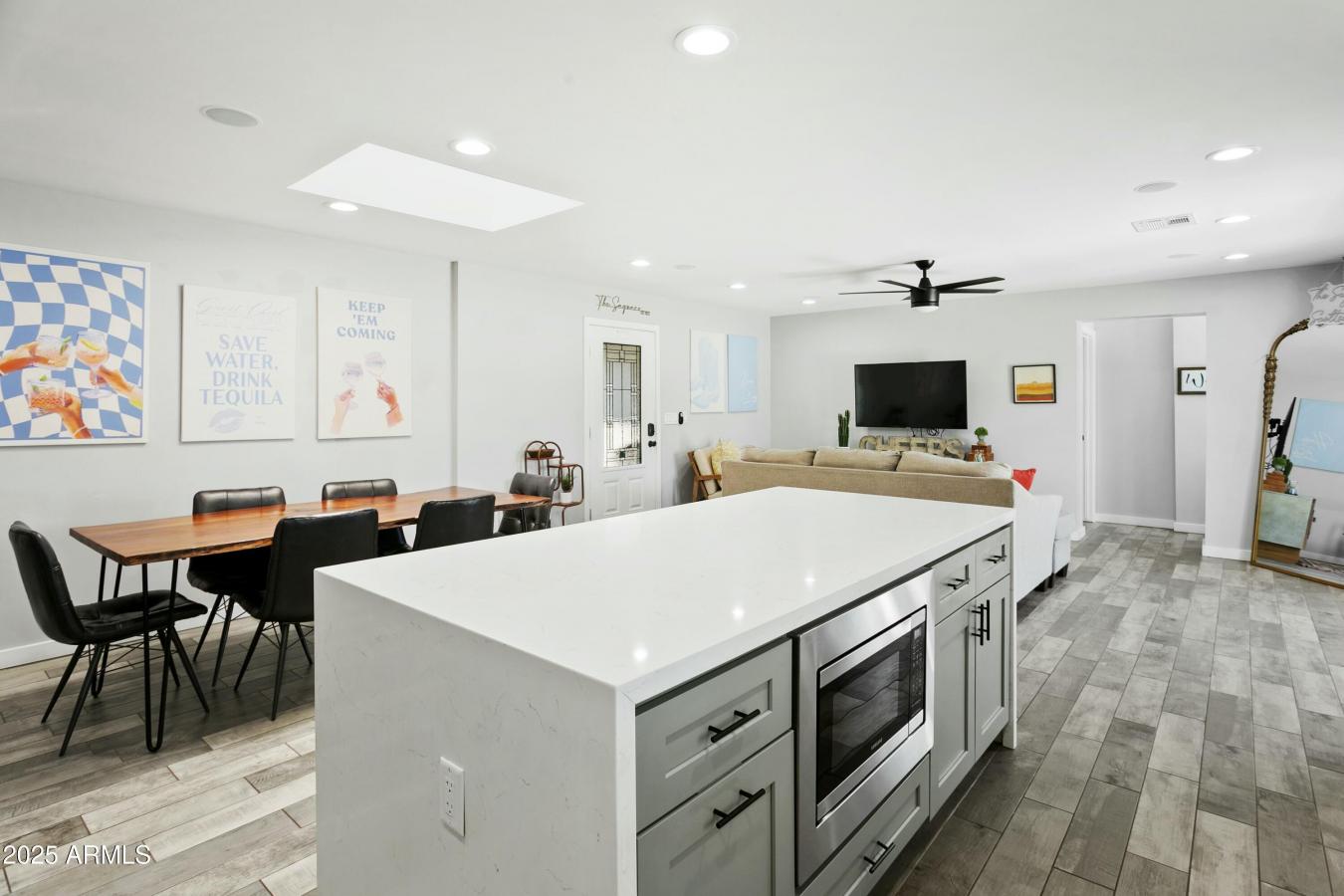 Scottsdale, Arizona, 85251, United States, 4 Bedrooms Bedrooms, ,Residential,For Sale,1883763