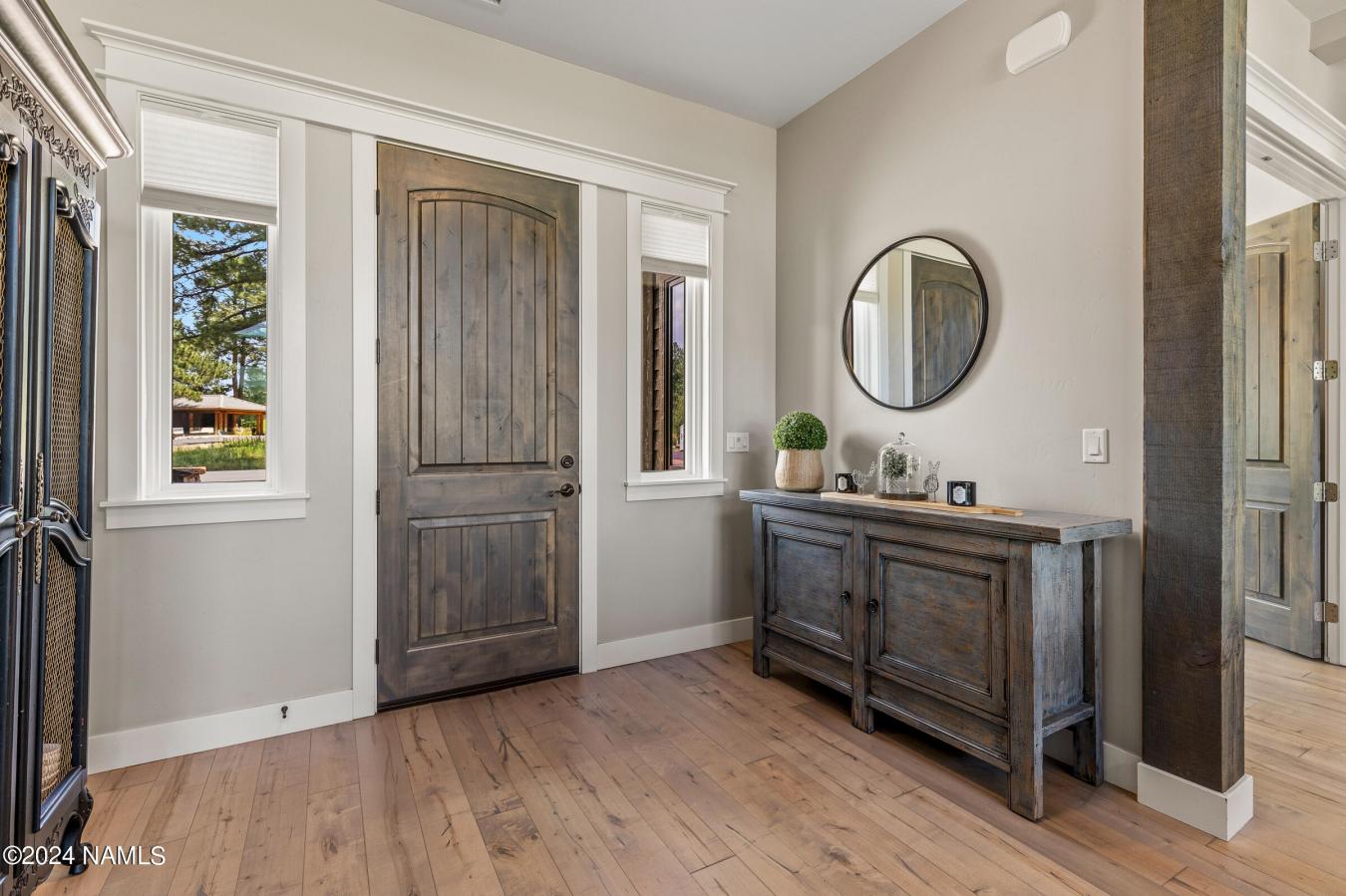 Flagstaff, Arizona, 86005, United States, 5 Bedrooms Bedrooms, ,Residential,For Sale,1883761