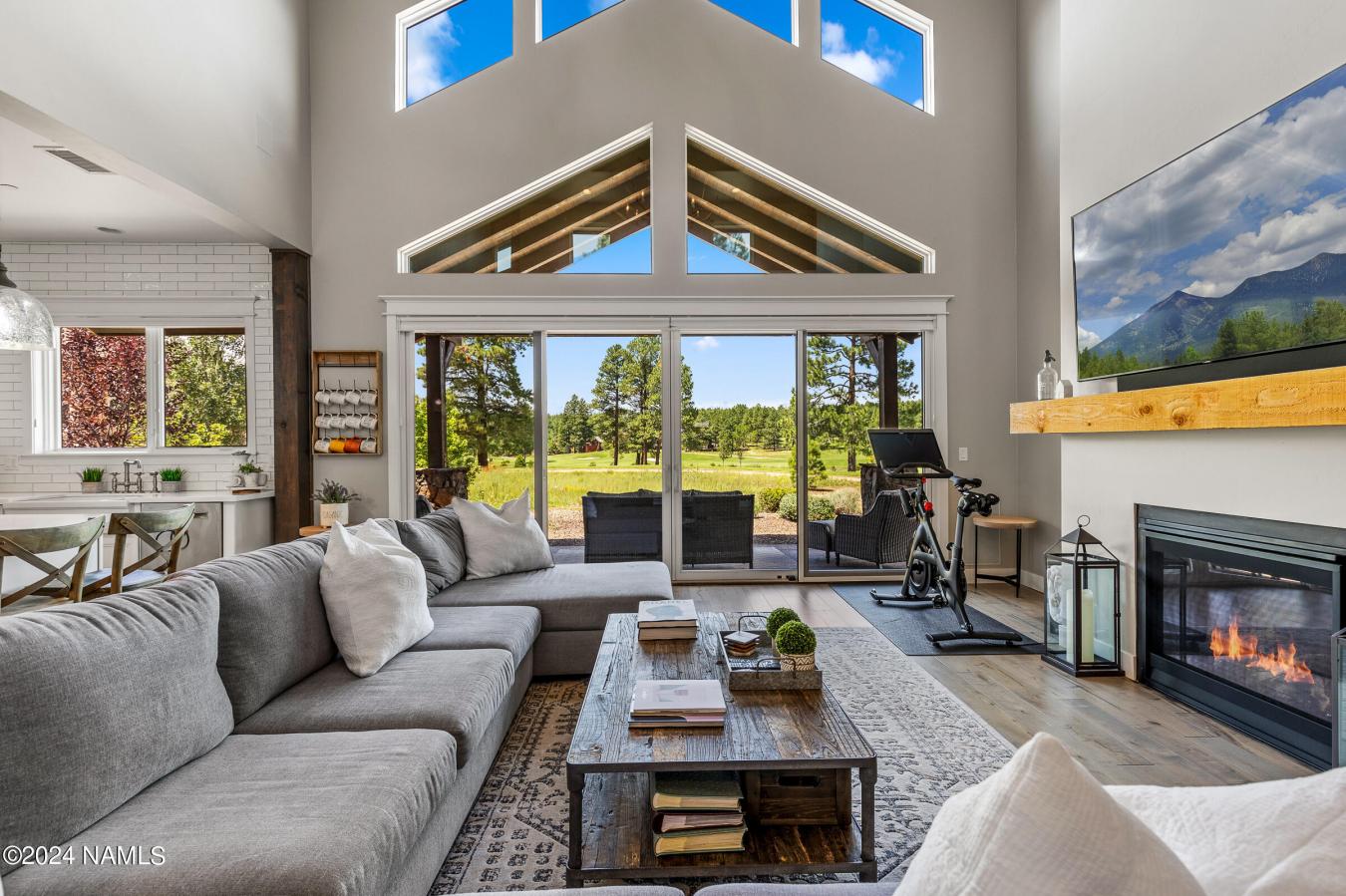 Flagstaff, Arizona, 86005, United States, 5 Bedrooms Bedrooms, ,Residential,For Sale,1883761