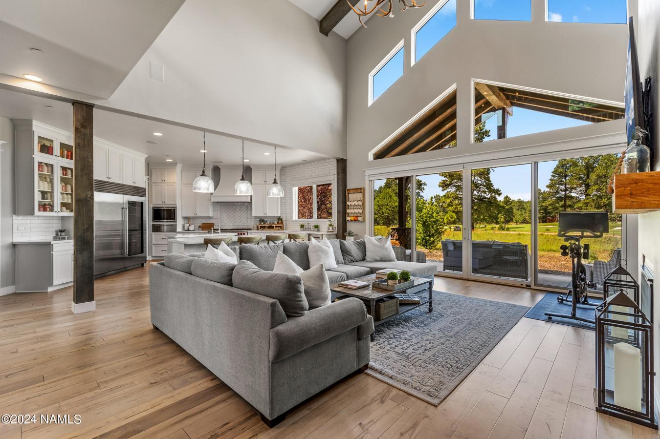 Flagstaff, Arizona, 86005, United States, 5 Bedrooms Bedrooms, ,Residential,For Sale,1883761