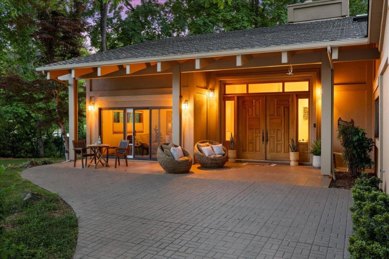 Eagle Point, Jackson, 97524, United States, 3 Bedrooms Bedrooms, ,2 BathroomsBathrooms,Residential,For Sale,1886724