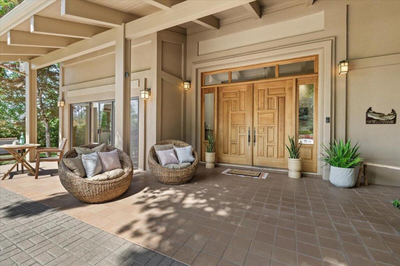 Eagle Point, Jackson, 97524, United States, 3 Bedrooms Bedrooms, ,2 BathroomsBathrooms,Residential,For Sale,1886724