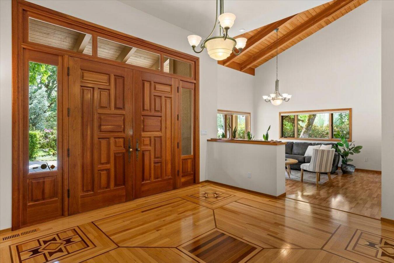 Eagle Point, Jackson, 97524, United States, 3 Bedrooms Bedrooms, ,2 BathroomsBathrooms,Residential,For Sale,1886724