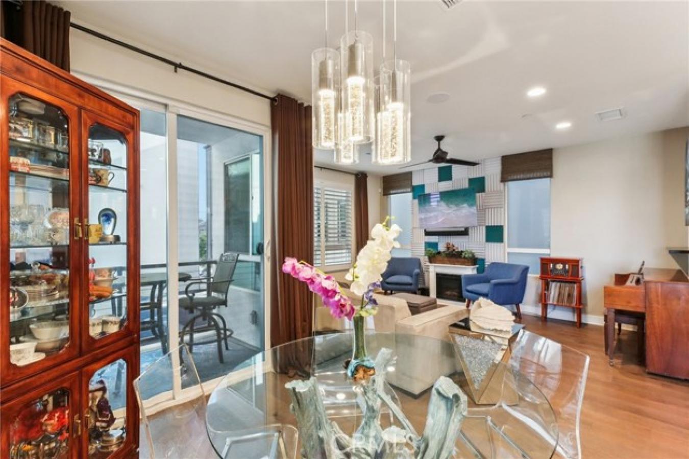 San Pedro, California, 90731, United States, 3 Bedrooms Bedrooms, ,2 BathroomsBathrooms,Residential,For Sale,1893166