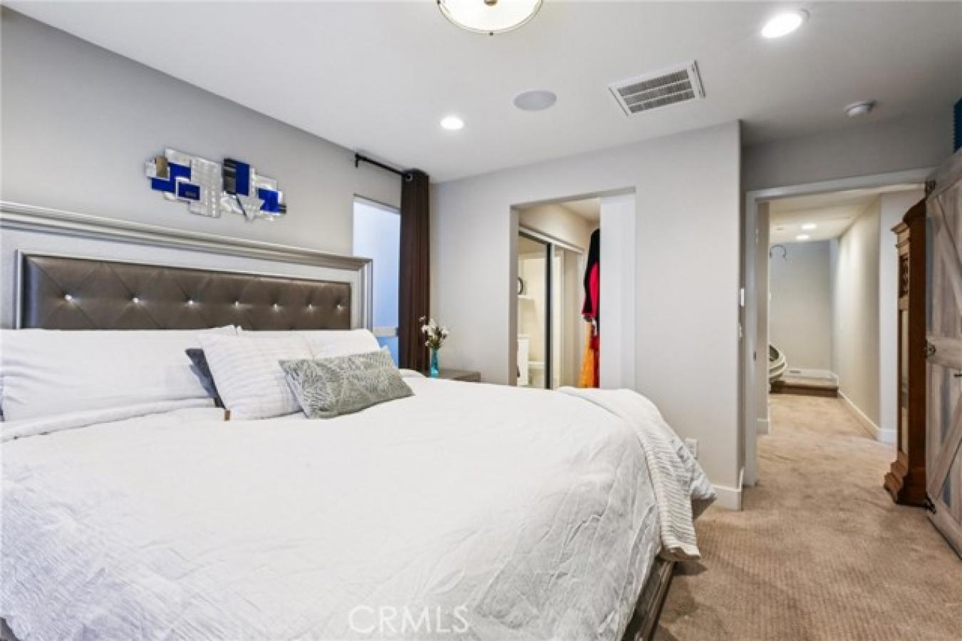 San Pedro, California, 90731, United States, 3 Bedrooms Bedrooms, ,2 BathroomsBathrooms,Residential,For Sale,1893166