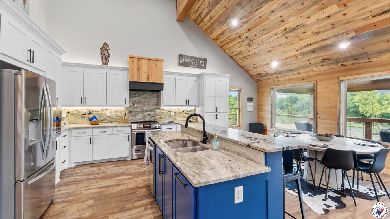 Glenwood, Arkansas, 71943, United States, 5 Bedrooms Bedrooms, ,4 BathroomsBathrooms,Residential,For Sale,1888405