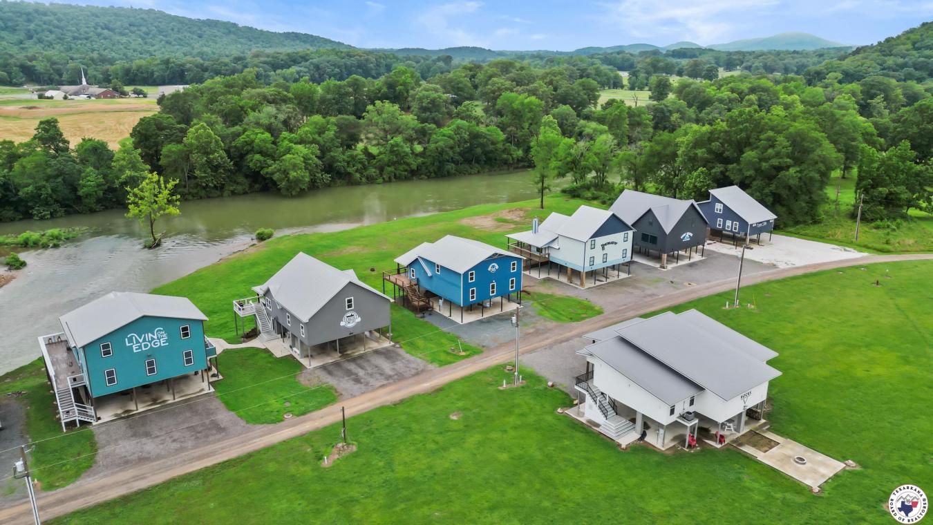 Glenwood, Arkansas, 71943, United States, 5 Bedrooms Bedrooms, ,4 BathroomsBathrooms,Residential,For Sale,1888405