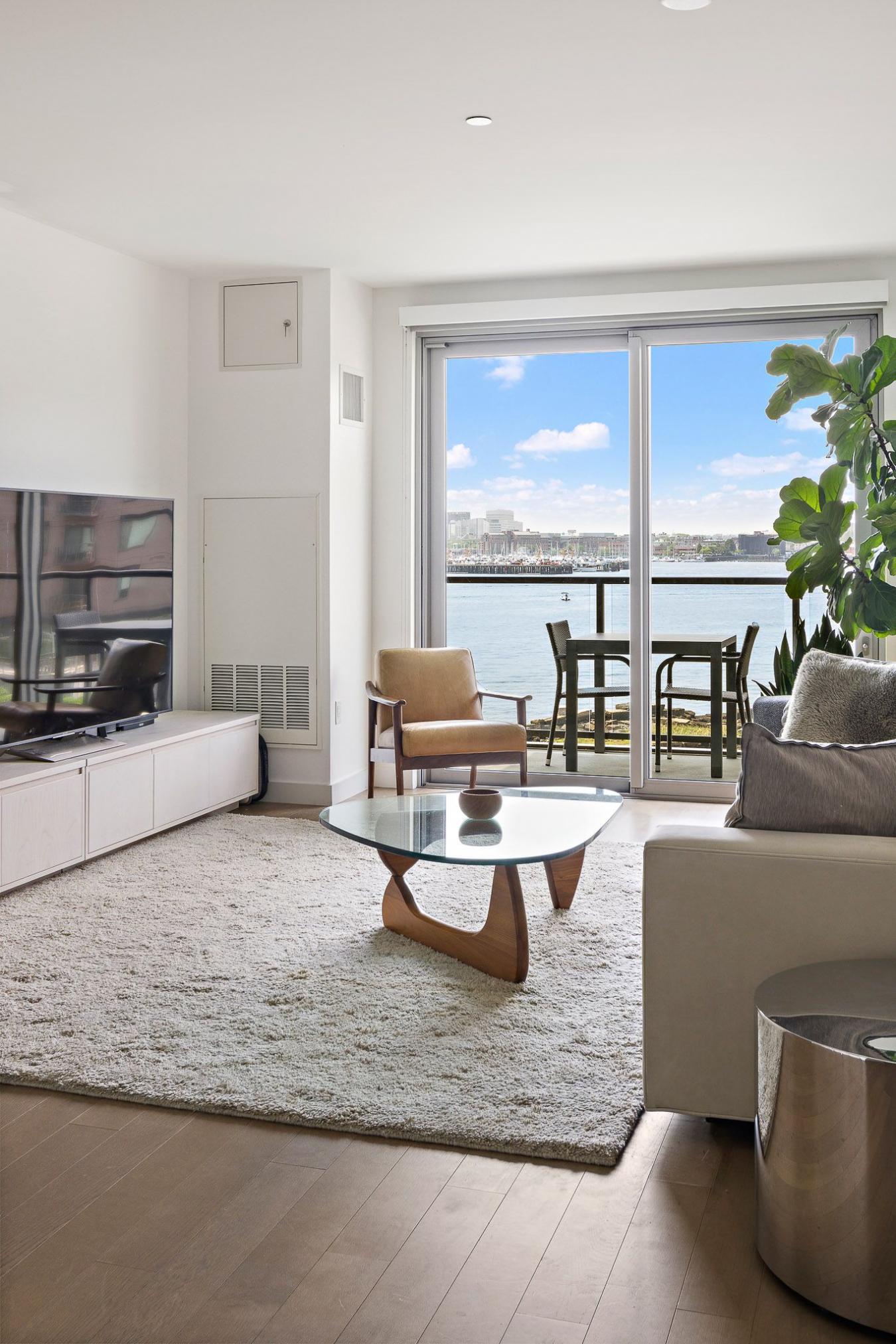 Boston, Suffolk, 02128, United States, 2 Bedrooms Bedrooms, ,2 BathroomsBathrooms,Residential,For Sale,1879892