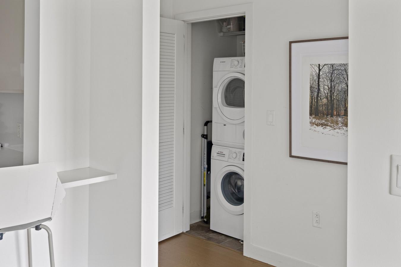 Boston, Suffolk, 02128, United States, 2 Bedrooms Bedrooms, ,2 BathroomsBathrooms,Residential,For Sale,1879892
