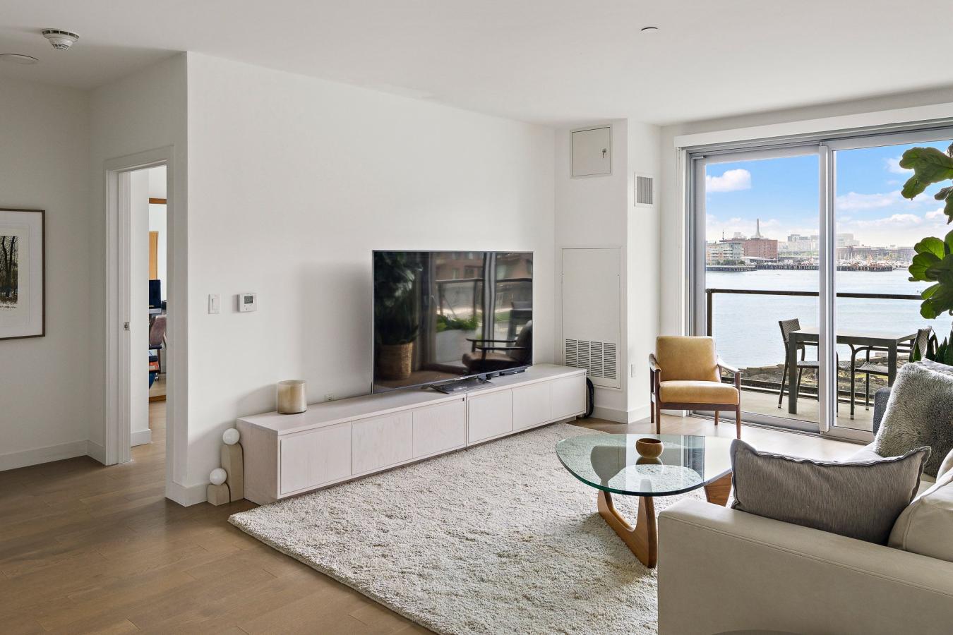 Boston, Suffolk, 02128, United States, 2 Bedrooms Bedrooms, ,2 BathroomsBathrooms,Residential,For Sale,1879892