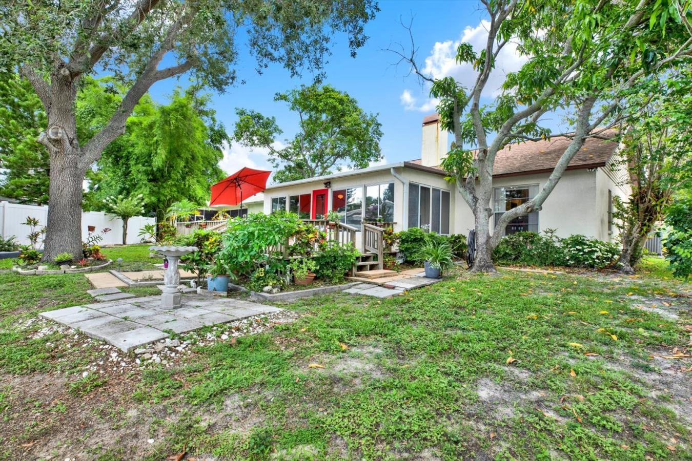 Tampa, Hillsborough, 33615, United States, 2 Bedrooms Bedrooms, ,2 BathroomsBathrooms,Residential,For Sale,1888404