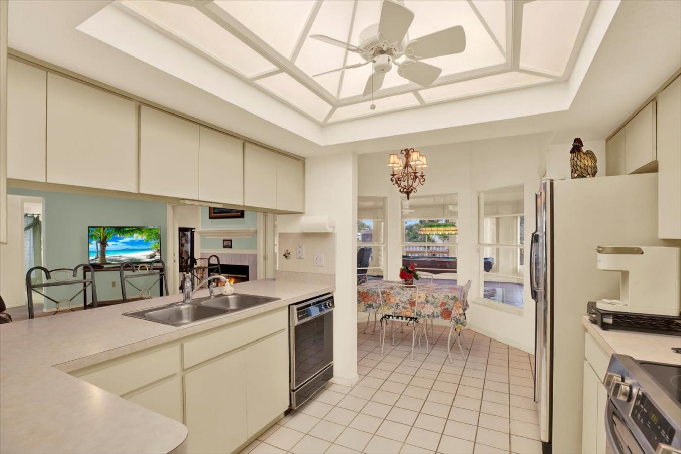Tampa, Hillsborough, 33615, United States, 2 Bedrooms Bedrooms, ,2 BathroomsBathrooms,Residential,For Sale,1888404