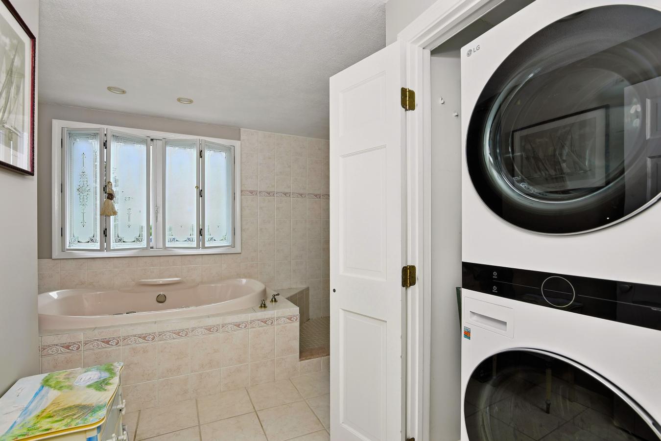 Little Compton, Newport, 02837, United States, 4 Bedrooms Bedrooms, ,2 BathroomsBathrooms,Residential,For Sale,1886708