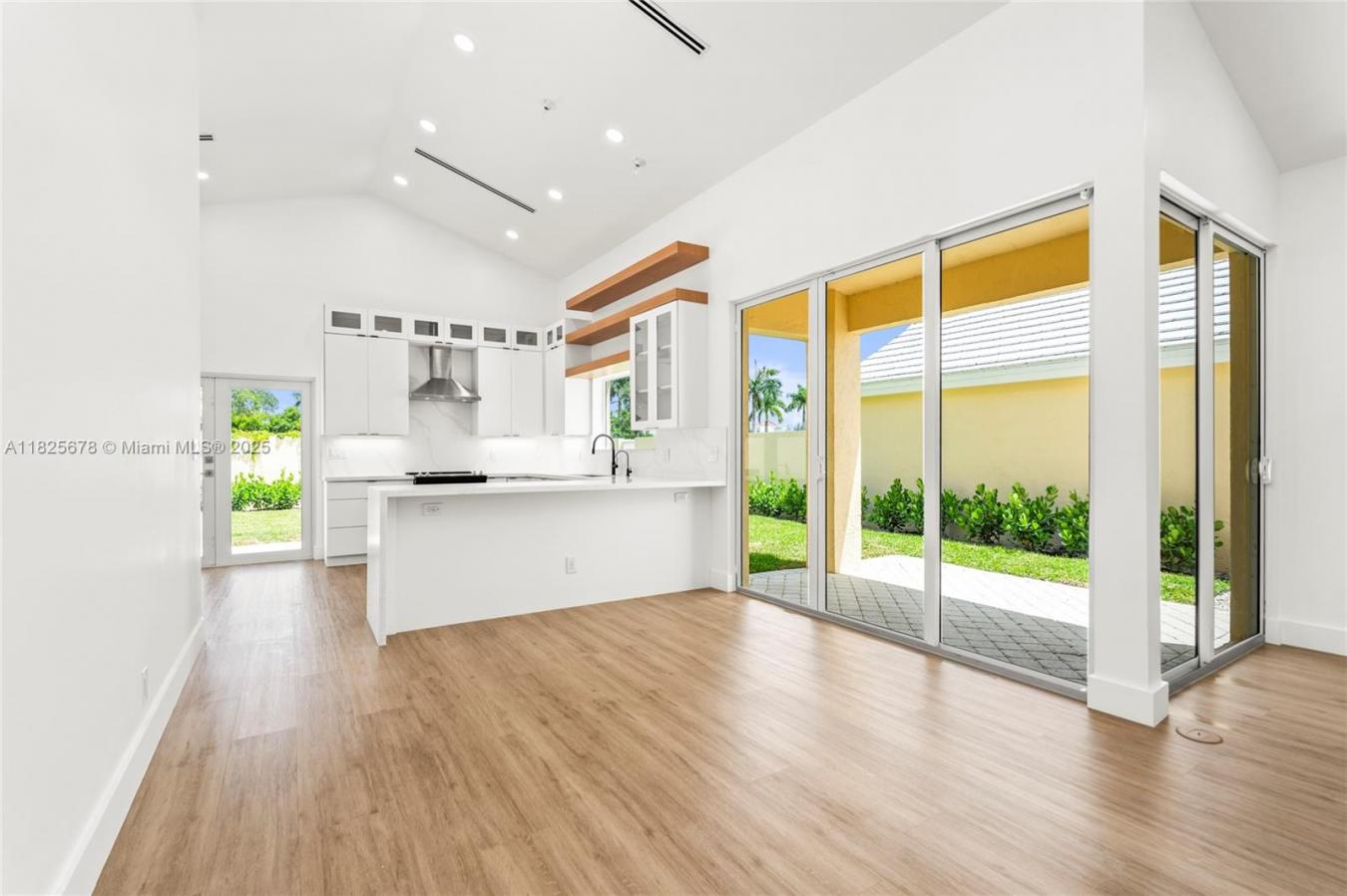 Royal Palm Beach, Florida, 33411, United States, 3 Bedrooms Bedrooms, ,2 BathroomsBathrooms,Residential,For Sale,1888384