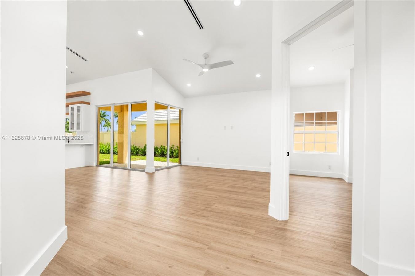 Royal Palm Beach, Florida, 33411, United States, 3 Bedrooms Bedrooms, ,2 BathroomsBathrooms,Residential,For Sale,1888384