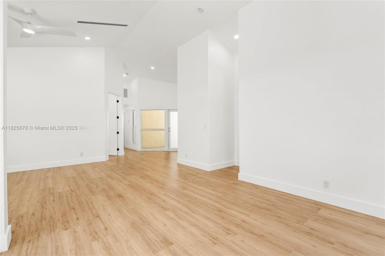 Royal Palm Beach, Florida, 33411, United States, 3 Bedrooms Bedrooms, ,2 BathroomsBathrooms,Residential,For Sale,1888384