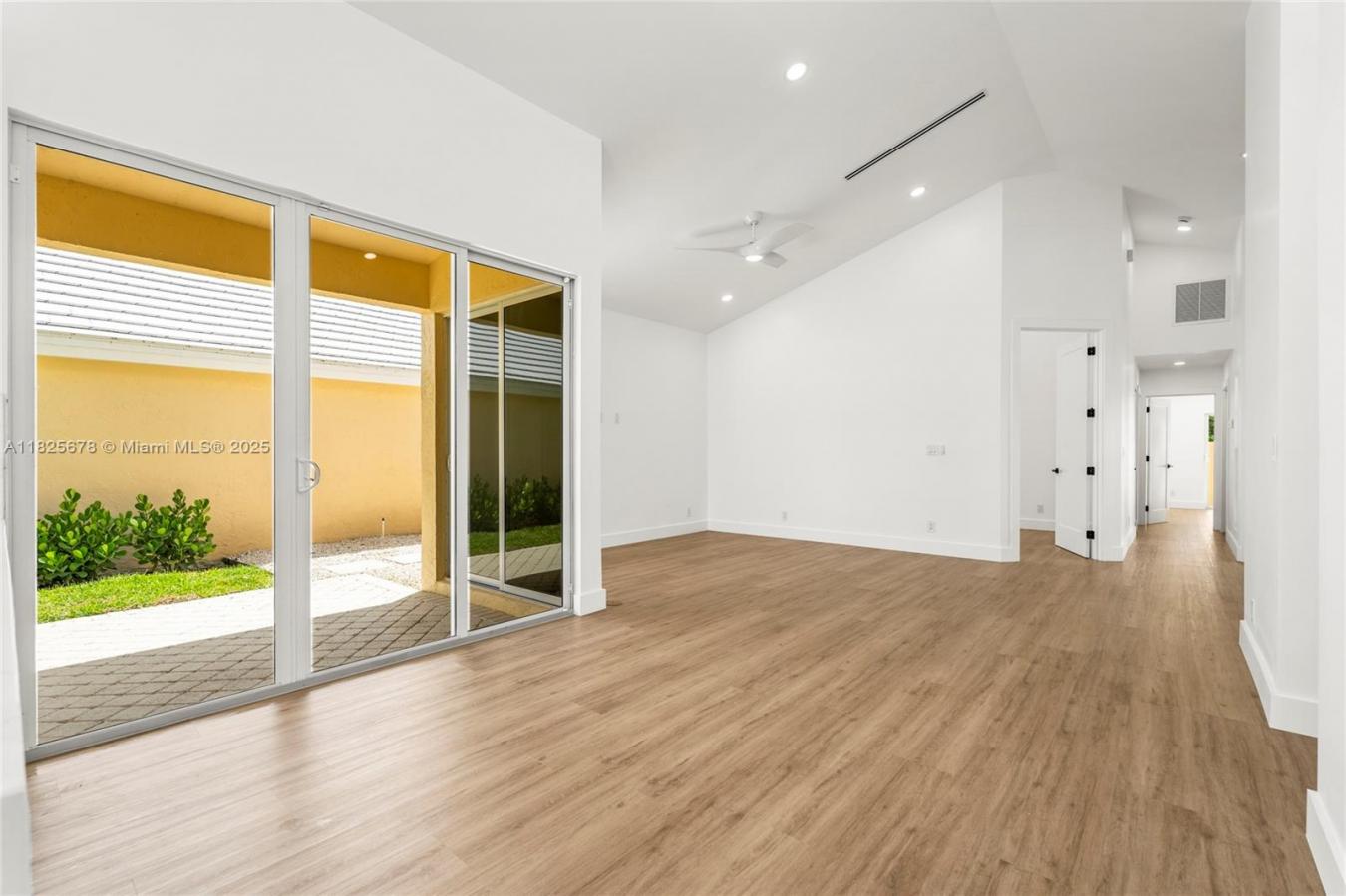 Royal Palm Beach, Florida, 33411, United States, 3 Bedrooms Bedrooms, ,2 BathroomsBathrooms,Residential,For Sale,1888384