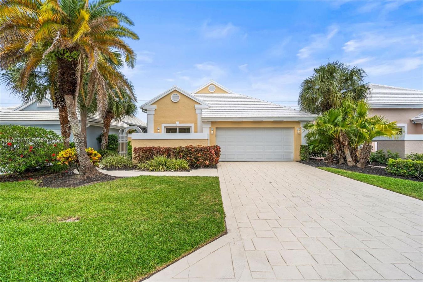 Royal Palm Beach, Florida, 33411, United States, 3 Bedrooms Bedrooms, ,2 BathroomsBathrooms,Residential,For Sale,1888384