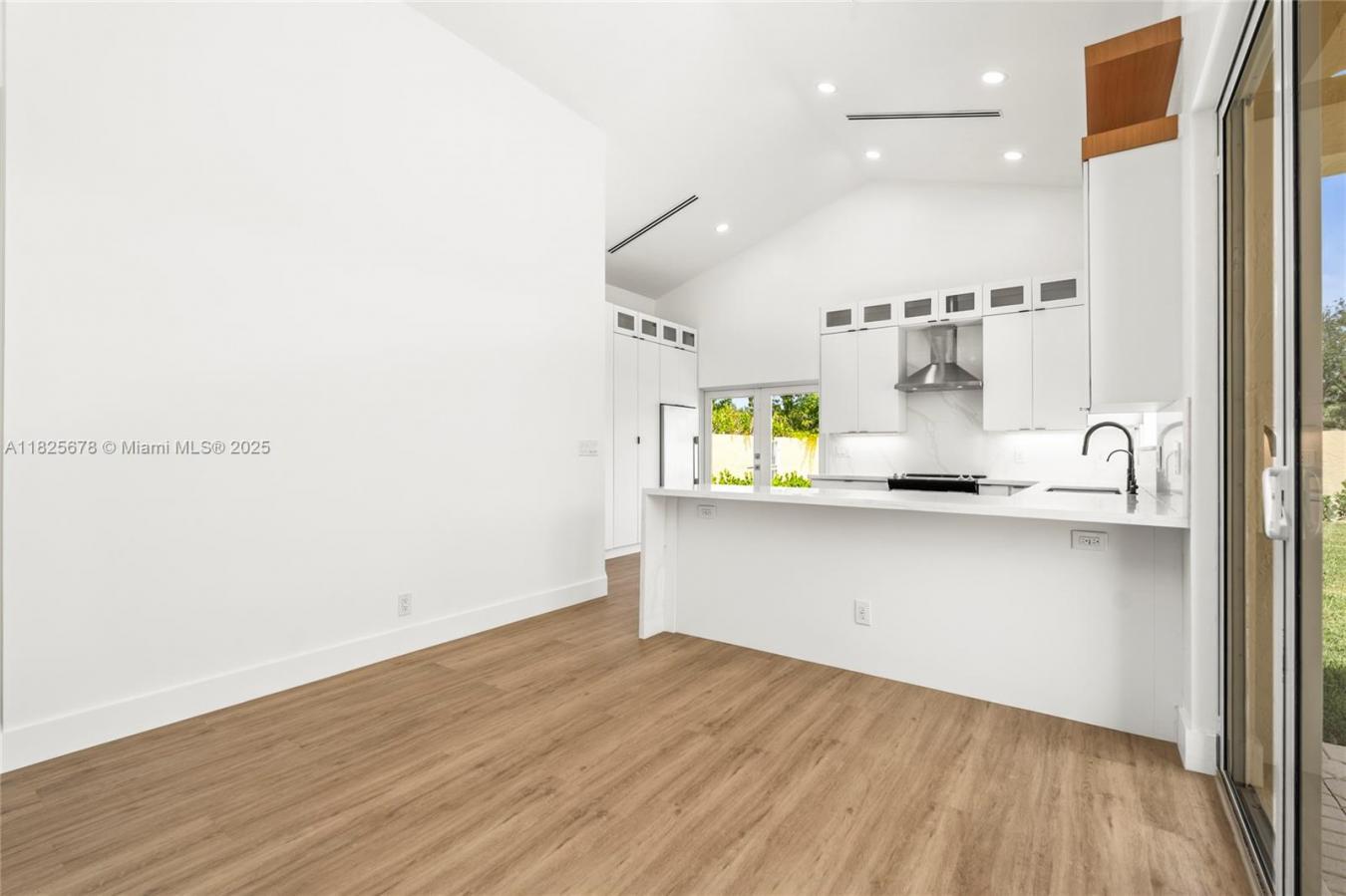 Royal Palm Beach, Florida, 33411, United States, 3 Bedrooms Bedrooms, ,2 BathroomsBathrooms,Residential,For Sale,1888384