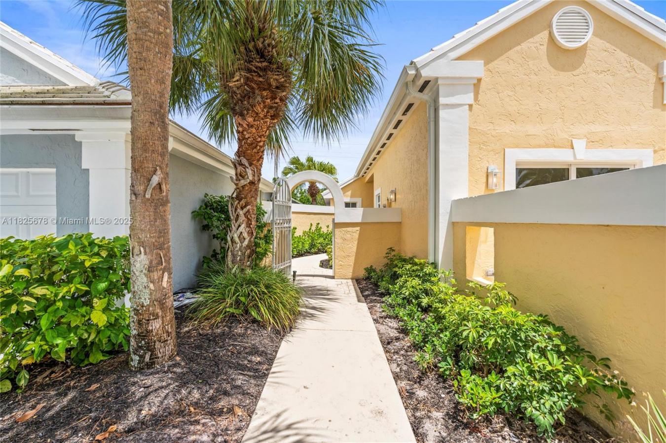 Royal Palm Beach, Florida, 33411, United States, 3 Bedrooms Bedrooms, ,2 BathroomsBathrooms,Residential,For Sale,1888384