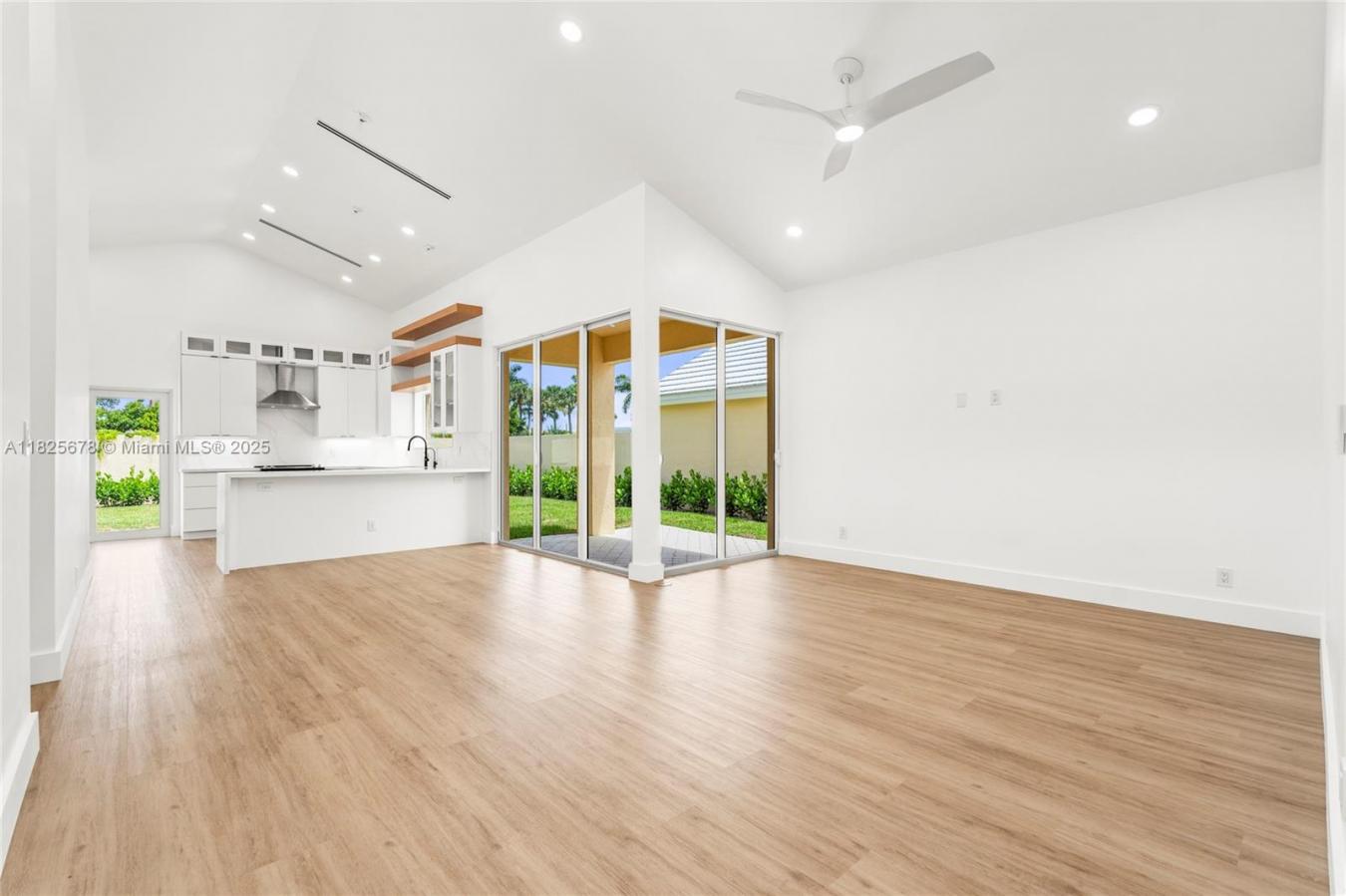 Royal Palm Beach, Florida, 33411, United States, 3 Bedrooms Bedrooms, ,2 BathroomsBathrooms,Residential,For Sale,1888384