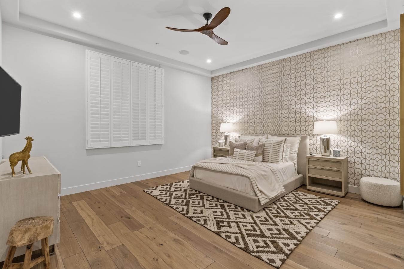 Phoenix, Maricopa, 85016, United States, 4 Bedrooms Bedrooms, ,4 BathroomsBathrooms,Residential,For Sale,1880084