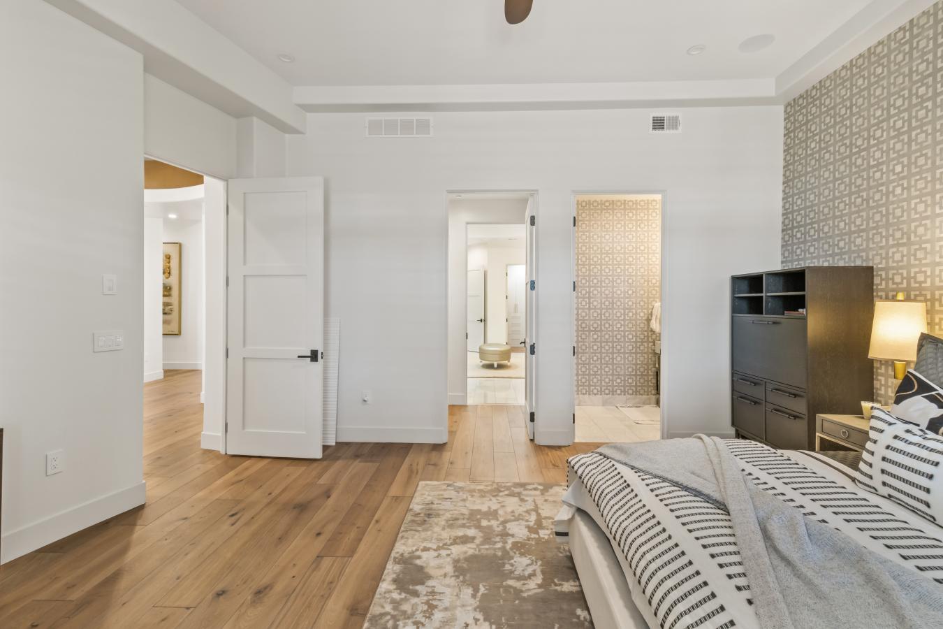 Phoenix, Maricopa, 85016, United States, 4 Bedrooms Bedrooms, ,4 BathroomsBathrooms,Residential,For Sale,1880084