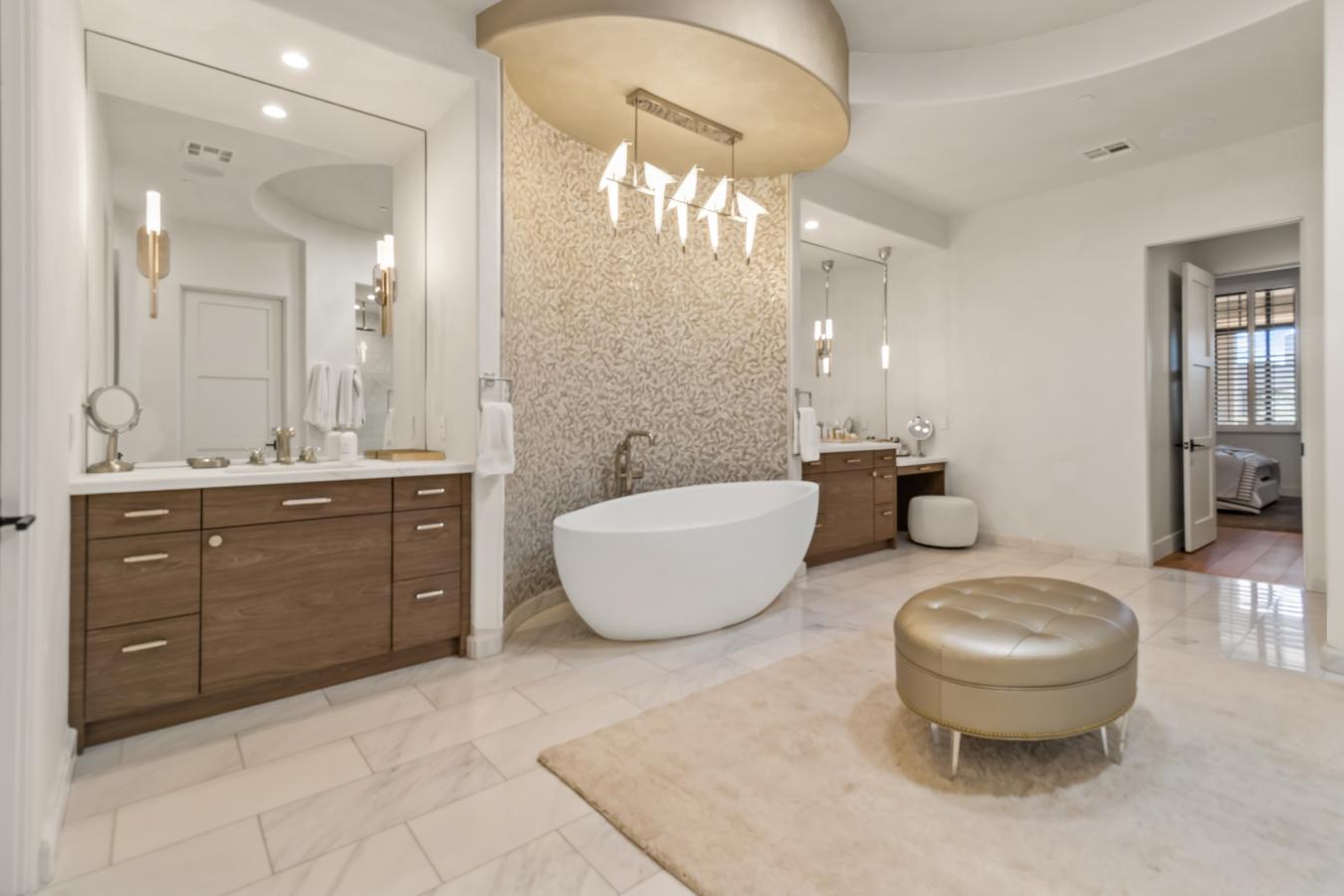 Phoenix, Maricopa, 85016, United States, 4 Bedrooms Bedrooms, ,4 BathroomsBathrooms,Residential,For Sale,1880084