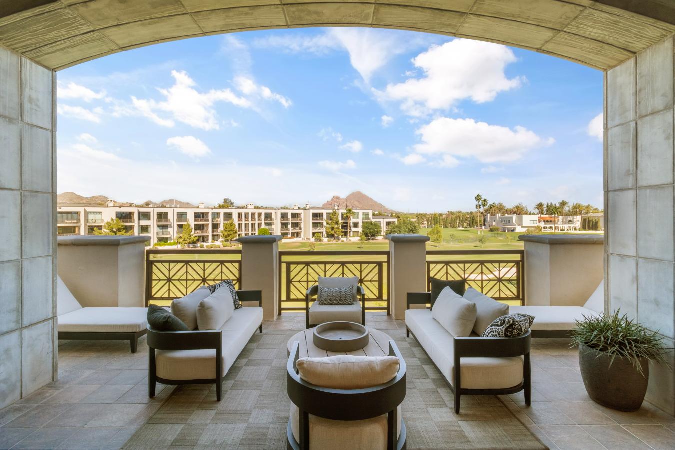 Phoenix, Maricopa, 85016, United States, 4 Bedrooms Bedrooms, ,4 BathroomsBathrooms,Residential,For Sale,1880084