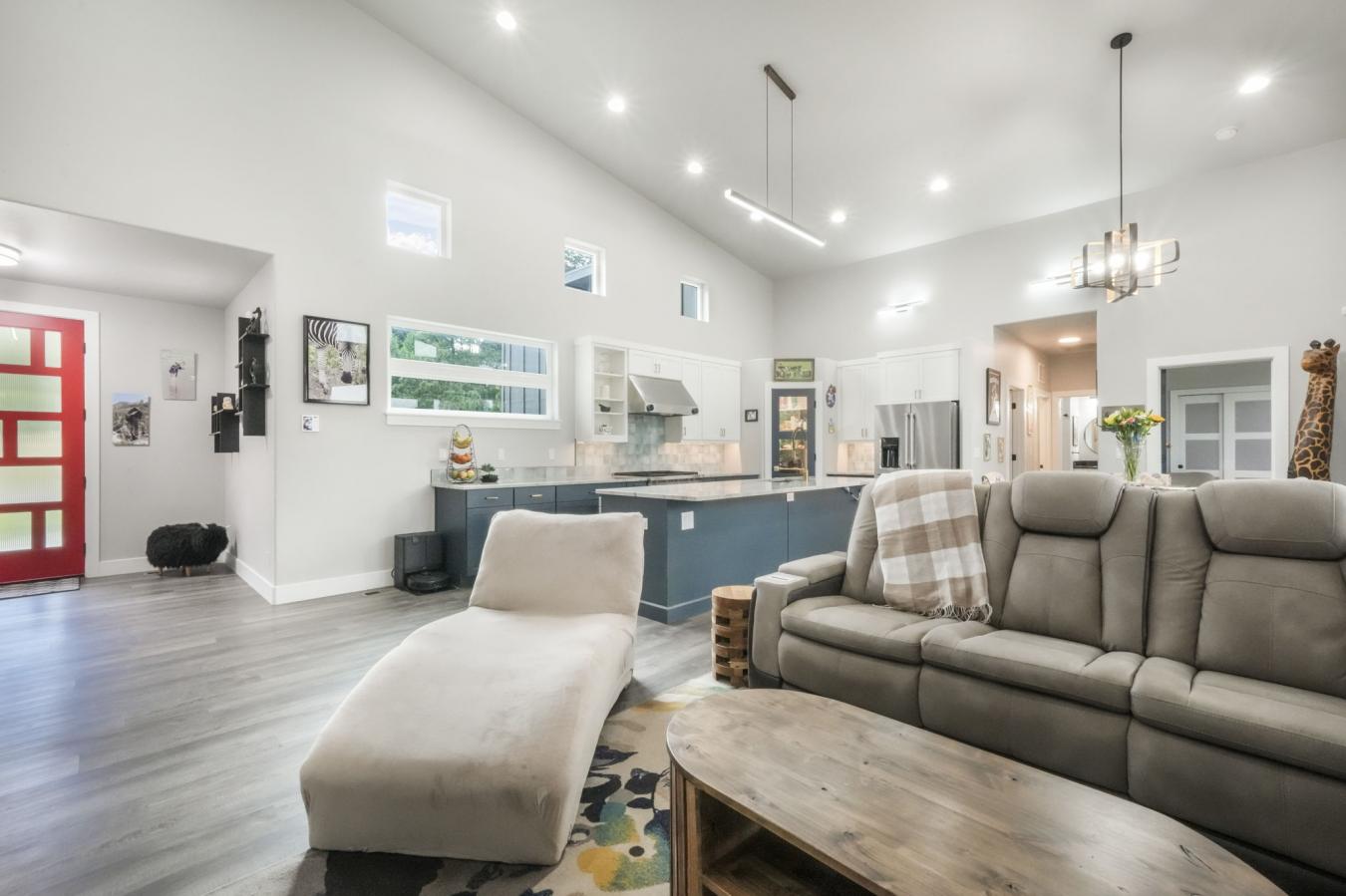 Monument, El Paso, 80132, United States, 4 Bedrooms Bedrooms, ,3 BathroomsBathrooms,Residential,For Sale,1888375