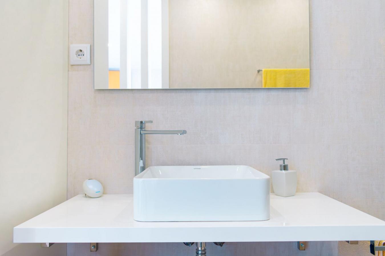 Lamego, Portugal, 5100, Portugal, 3 Bedrooms Bedrooms, ,4 BathroomsBathrooms,Residential,For Sale,1888373