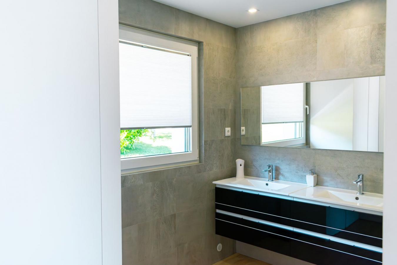 Lamego, Portugal, 5100, Portugal, 3 Bedrooms Bedrooms, ,4 BathroomsBathrooms,Residential,For Sale,1888373