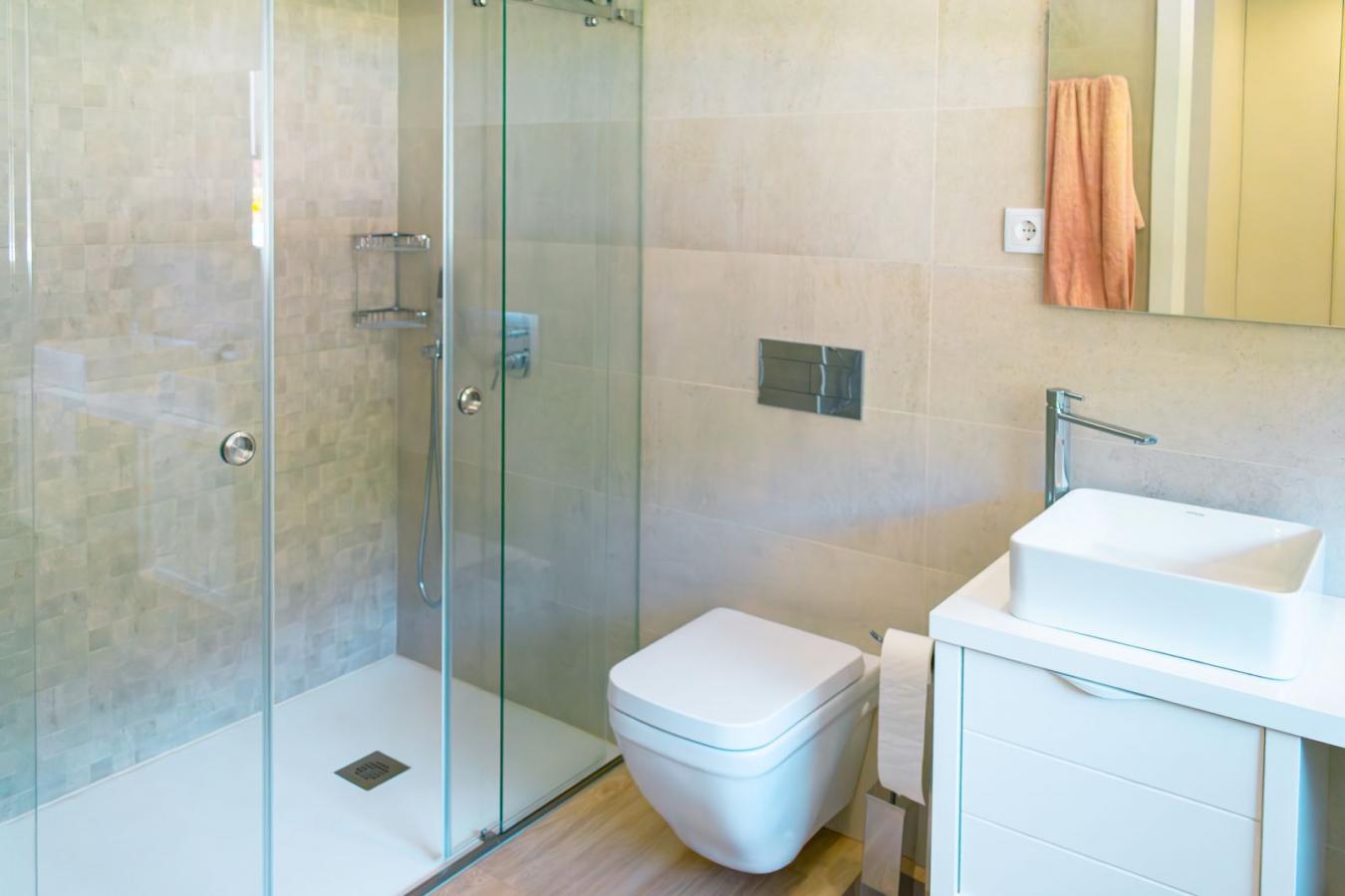 Lamego, Portugal, 5100, Portugal, 3 Bedrooms Bedrooms, ,4 BathroomsBathrooms,Residential,For Sale,1888373