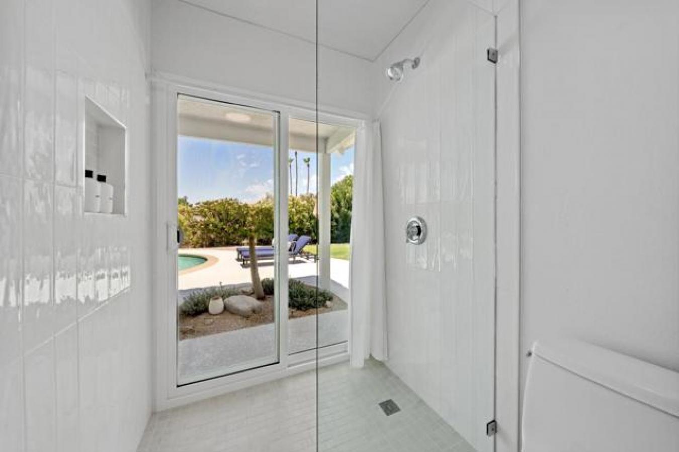 Palm Desert, California, 92260, United States, 3 Bedrooms Bedrooms, ,2 BathroomsBathrooms,Residential,For Sale,1888372