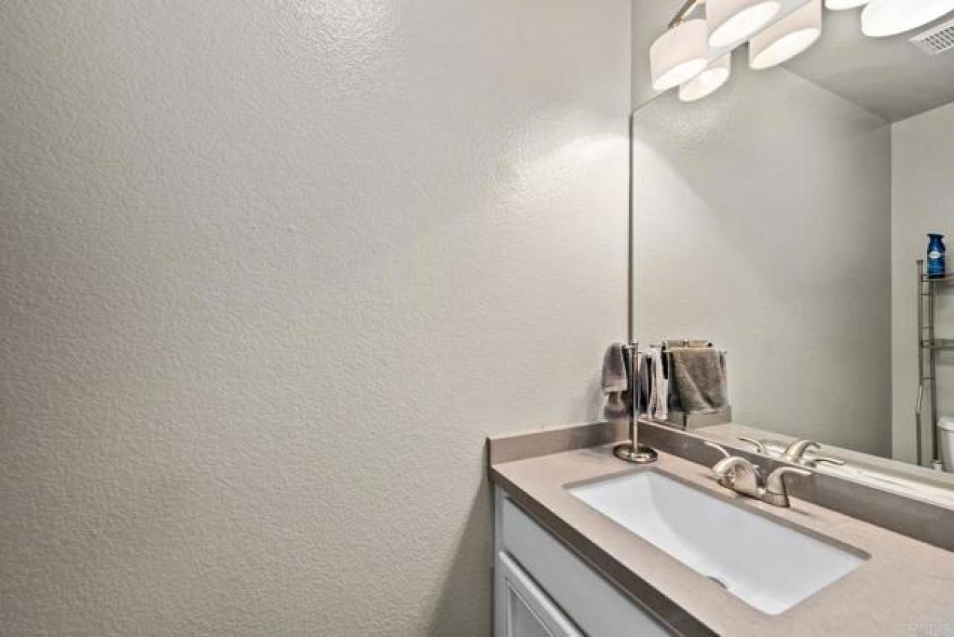 Escondido, California, 92026, United States, 4 Bedrooms Bedrooms, ,2 BathroomsBathrooms,Residential,For Sale,1888370