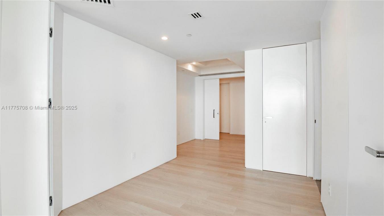 Miami Beach, Florida, 33139, United States, 5 Bedrooms Bedrooms, ,4 BathroomsBathrooms,Residential,For Sale,1880240