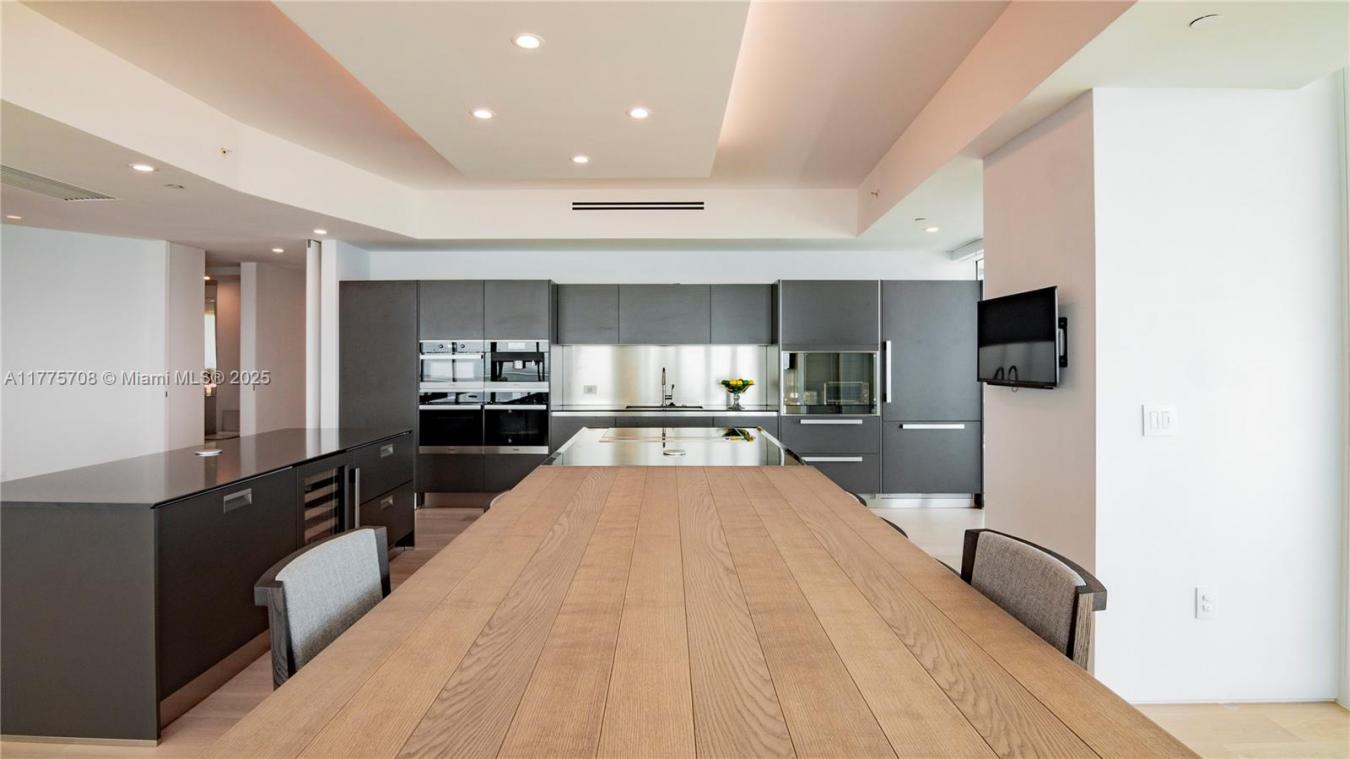 Miami Beach, Florida, 33139, United States, 5 Bedrooms Bedrooms, ,4 BathroomsBathrooms,Residential,For Sale,1880240