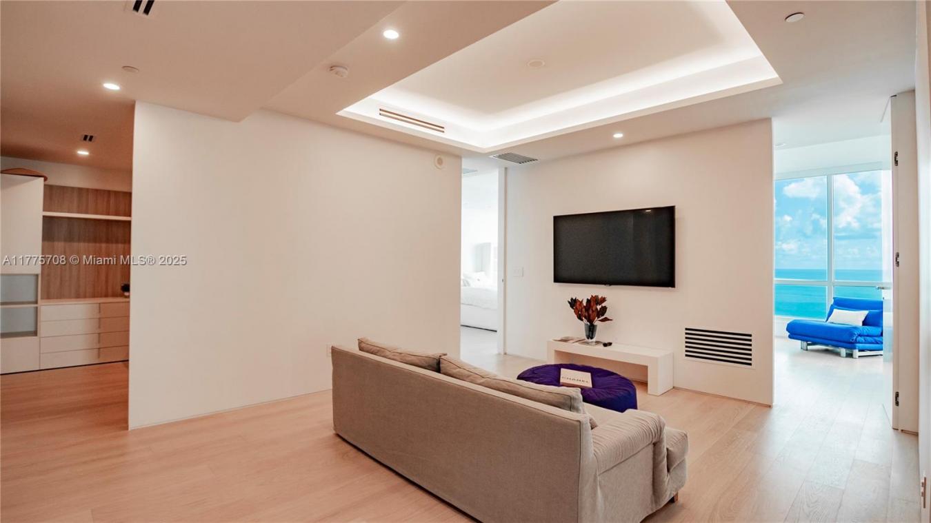 Miami Beach, Florida, 33139, United States, 5 Bedrooms Bedrooms, ,4 BathroomsBathrooms,Residential,For Sale,1880240
