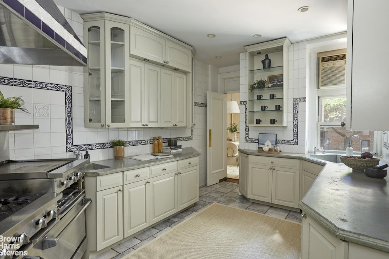 New York, New York, 10025, United States, 3 Bedrooms Bedrooms, ,3 BathroomsBathrooms,Residential,For Sale,1941568