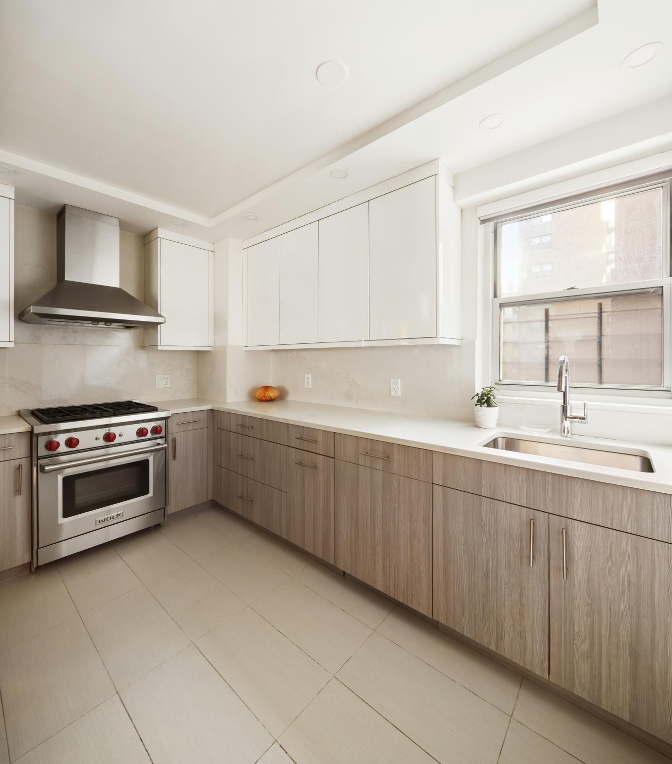 New York, New York, 10065, United States, 3 Bedrooms Bedrooms, ,2 BathroomsBathrooms,Residential,For Sale,1967476