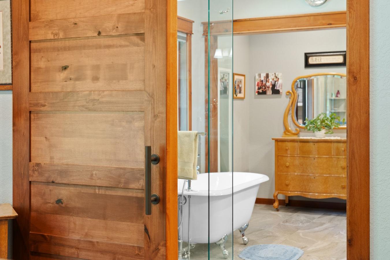 Sagle, Bonner, 83860, United States, 3 Bedrooms Bedrooms, ,3 BathroomsBathrooms,Residential,For Sale,1888367