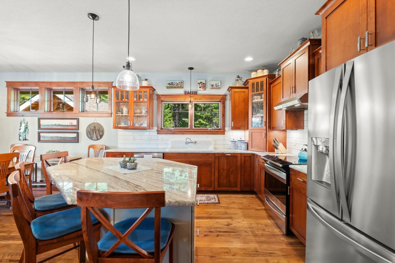 Sagle, Bonner, 83860, United States, 3 Bedrooms Bedrooms, ,3 BathroomsBathrooms,Residential,For Sale,1888367