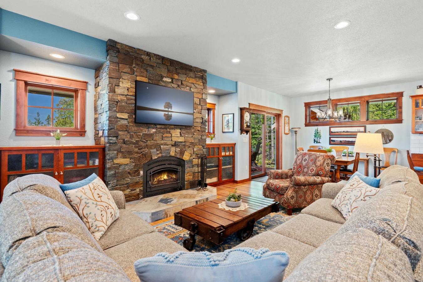 Sagle, Bonner, 83860, United States, 3 Bedrooms Bedrooms, ,3 BathroomsBathrooms,Residential,For Sale,1888367