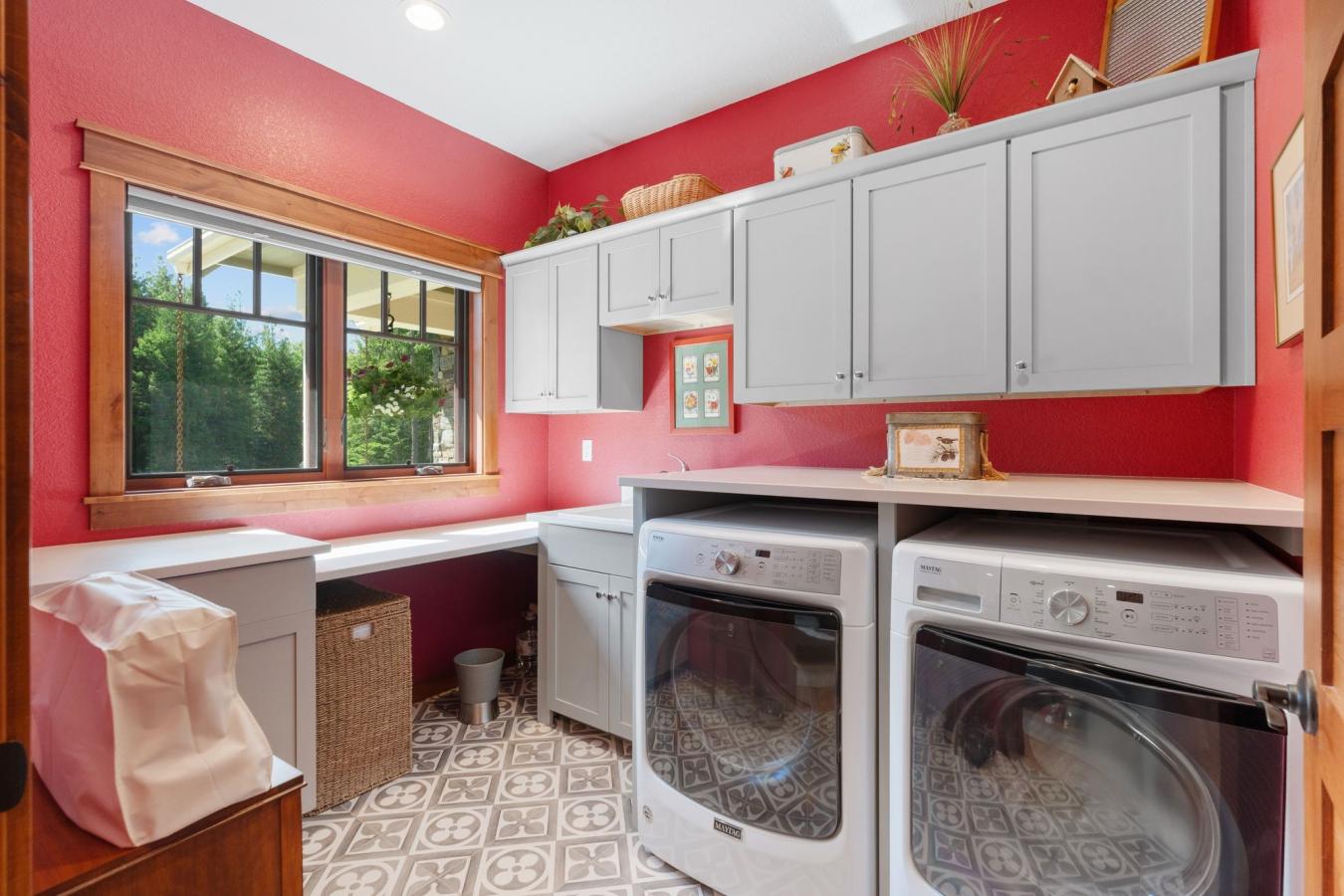 Sagle, Bonner, 83860, United States, 3 Bedrooms Bedrooms, ,3 BathroomsBathrooms,Residential,For Sale,1888367