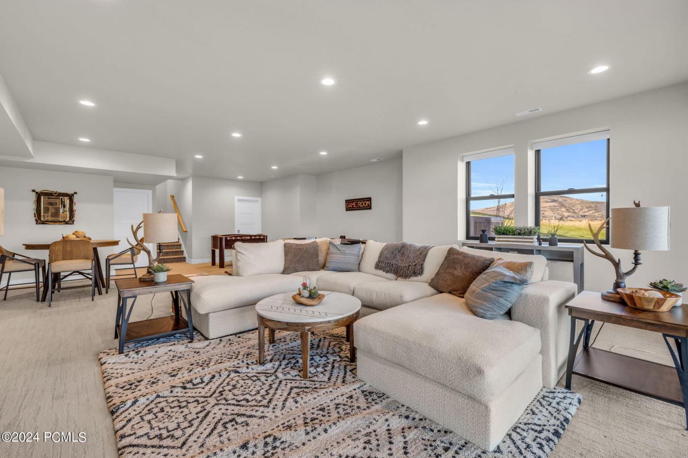 Heber City, Utah, 84032, United States, 5 Bedrooms Bedrooms, ,3 BathroomsBathrooms,Residential,For Sale,1889263